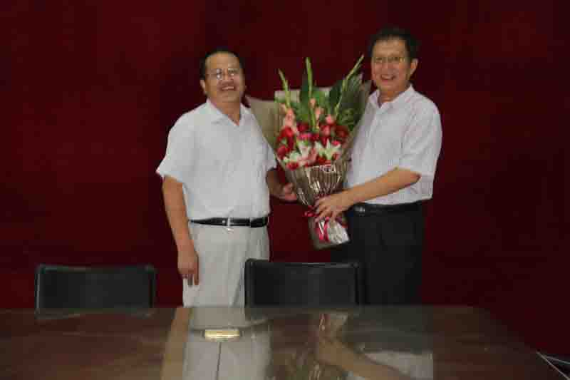 嵇景濤副校長來學院看望慰問李法德教授