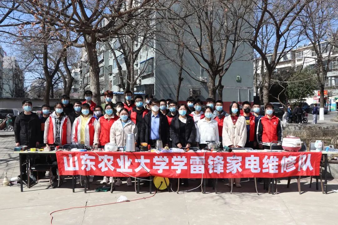 機電學院開展“學雷鋒·樹新風”...