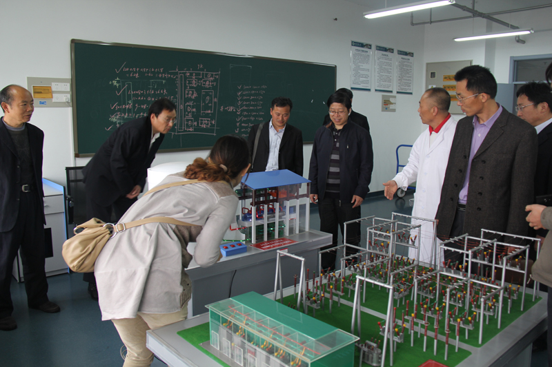 菏澤學院蔣震機電學院來我校機電學院考察交流